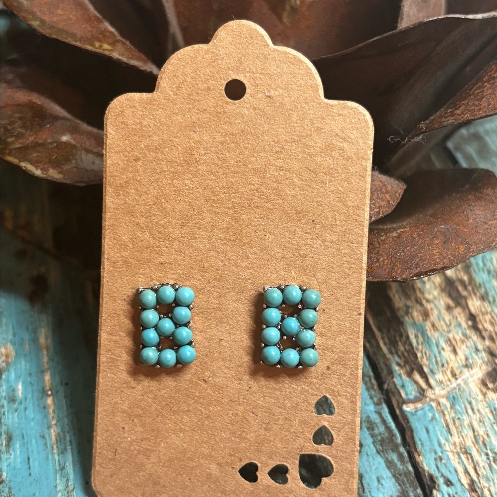 ADORABLE TURQUOISE BEADED STUD LETTER B EARRINGS